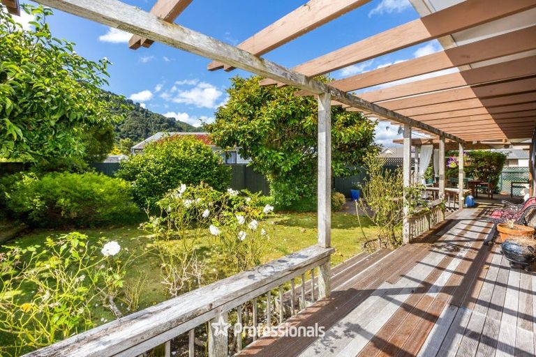 Photo of property in 10 Laredo Grove, Totara Park, Upper Hutt, 5018