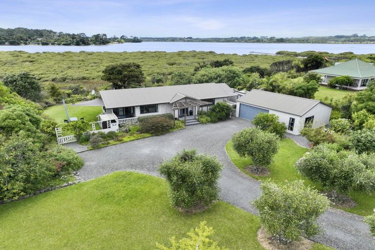 Photo of property in 76 Molesworth Drive, Mangawhai, 0505