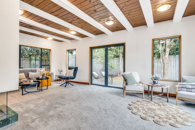 Photo of property in 2/155 Yaldhurst Road, Sockburn, Christchurch, 8042