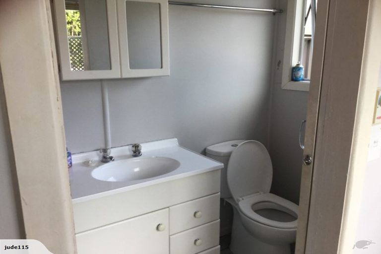 Photo of property in 1 First Avenue, Urenui, 4377