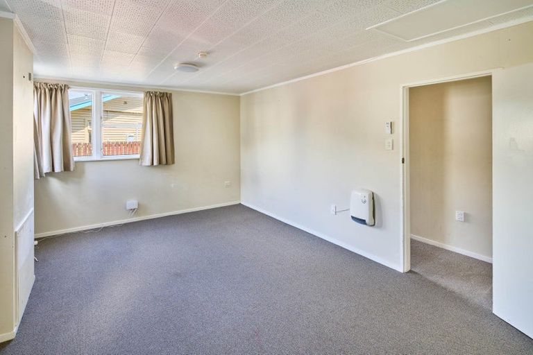Photo of property in 2/3 Bouverie Street, Petone, Lower Hutt, 5012