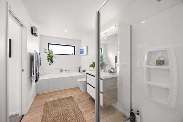 Photo of property in 20 Pounamu Avenue, Albert Town, Wanaka, 9305