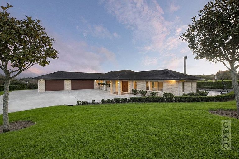 Photo of property in 289 Old North Road, Kumeu, 0892
