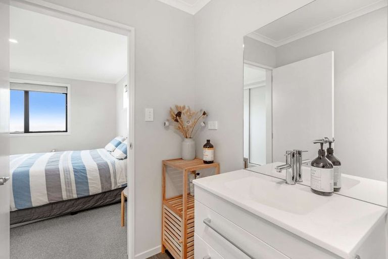 Photo of property in 23 Waipipi Road, Waverley, 4591