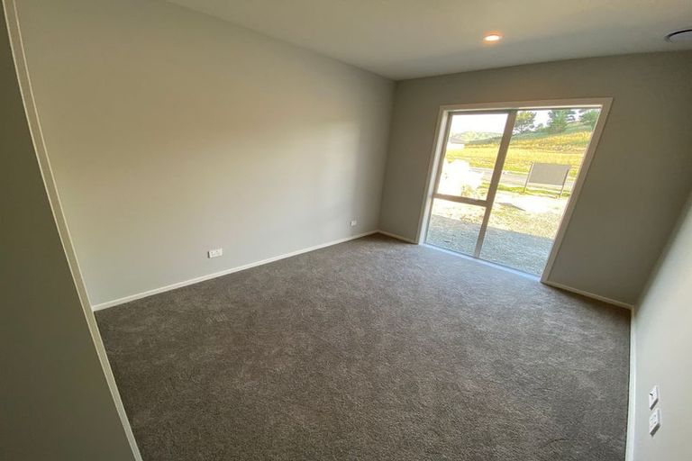 Photo of property in 36 Queen Charlotte Drive, Aotea, Porirua, 5024
