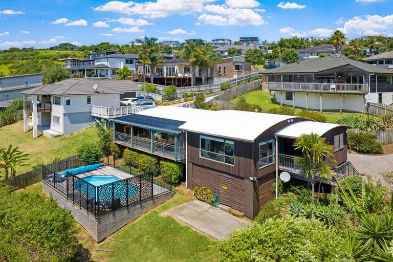 Photo of property in 7 Hawaiian Parade, Arkles Bay, Whangaparaoa, 0932
