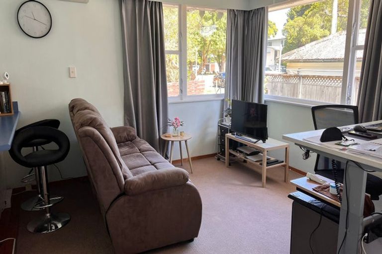 Photo of property in 2/26 Tawa Street, Eastbourne, Lower Hutt, 5013