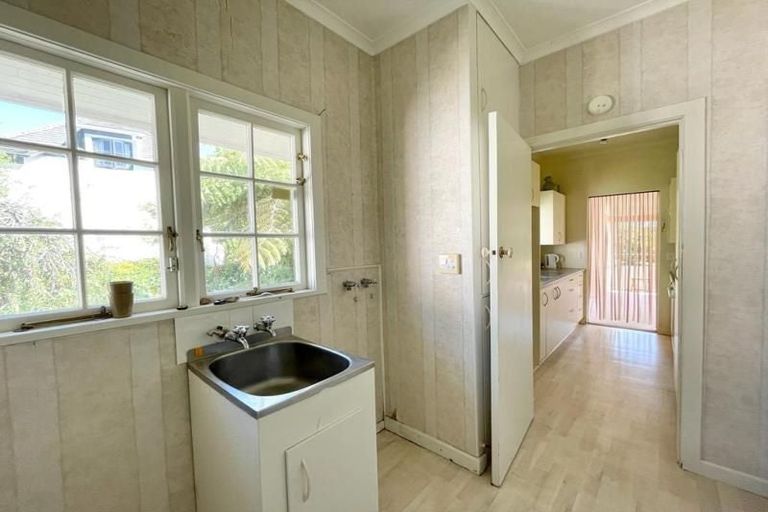 Photo of property in 40 Matai Road, Greenlane, Auckland, 1051