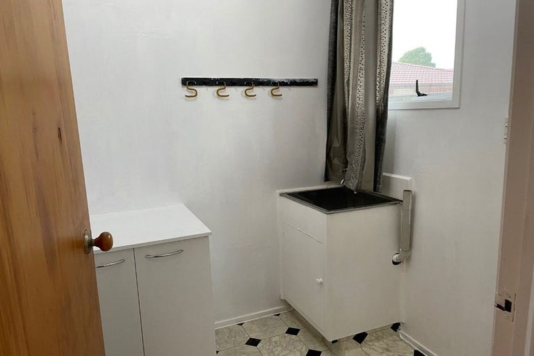 Photo of property in 5 Damson Place, Bucklands Beach, Auckland, 2012