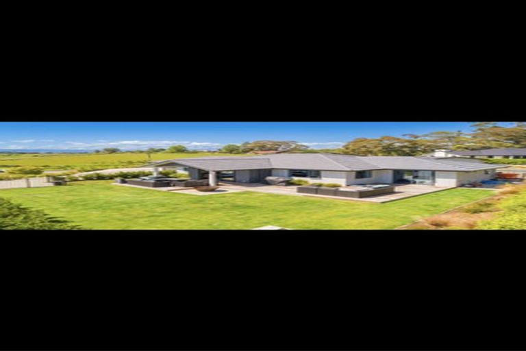 Photo of property in 137 Mapua Drive, Mapua, 7005