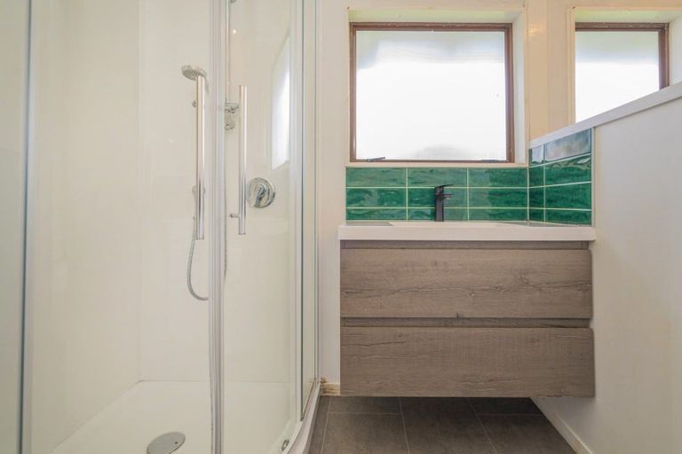 Photo of property in 20 Annette Place, Whitianga, 3510