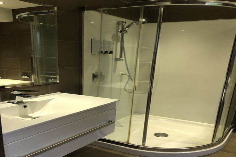 Photo of property in 987 Tuhikaramea Road, Ngahinapouri, Hamilton, 3290