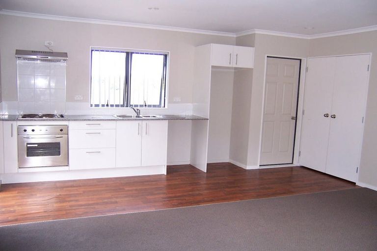 Photo of property in 45 Sunline Avenue, Massey, Auckland, 0614