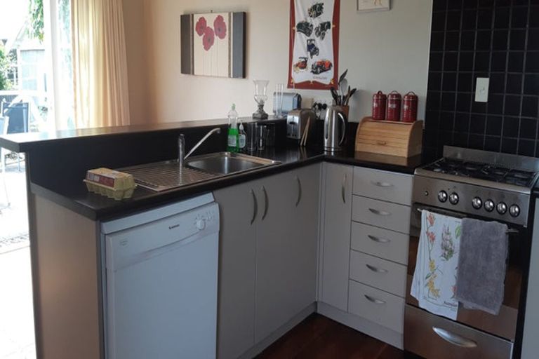 Photo of property in 62 Strasbourge Street, Martinborough, 5711