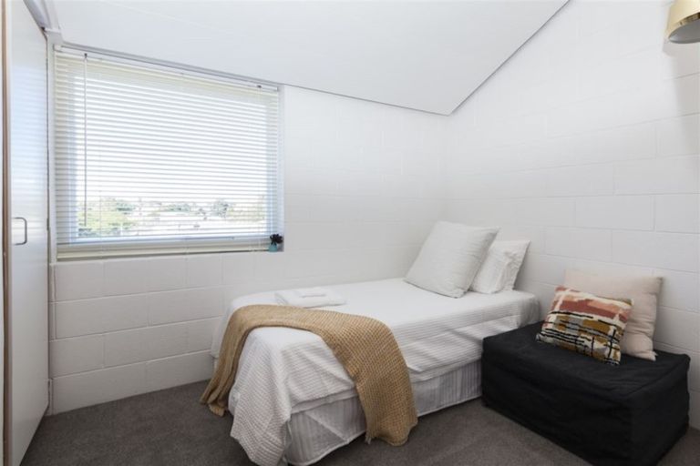 Photo of property in 21 Newbridge Place, Ilam, Christchurch, 8041