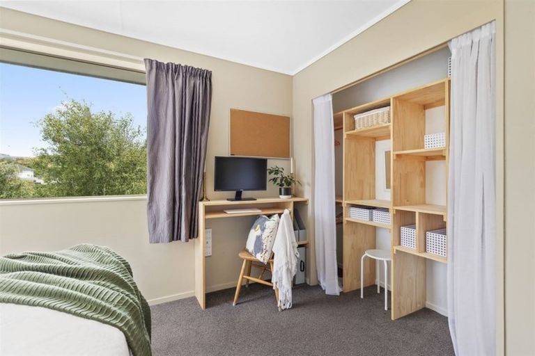 Photo of property in 76 Champion Street, Cannons Creek, Porirua, 5024