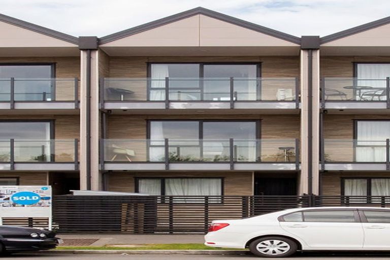 Photo of property in 2/116 Stanmore Road, Linwood, Christchurch, 8011