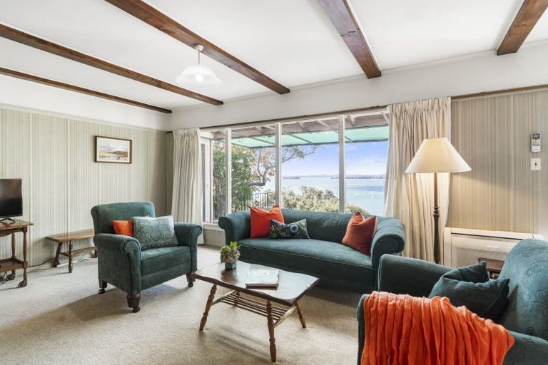 Photo of property in 16 Tui Vale Road, Shelly Park, Auckland, 2014