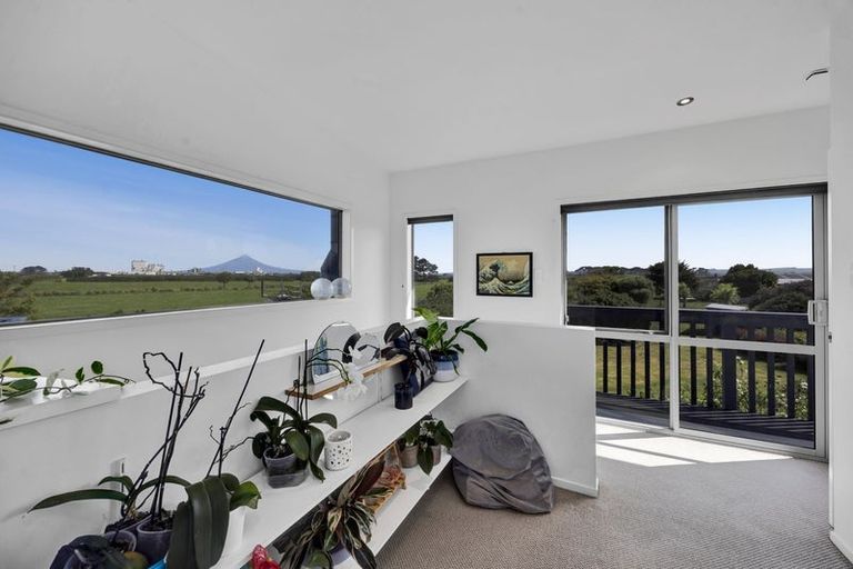 Photo of property in 475 Manawapou Road, Hawera, 4672