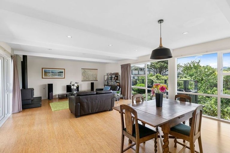 Photo of property in 10 Goddard Grove, Churton Park, Wellington, 6037