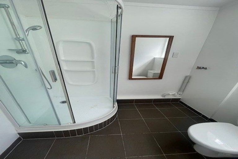 Photo of property in 1/9 Pemberton Avenue, Bayview, Auckland, 0629