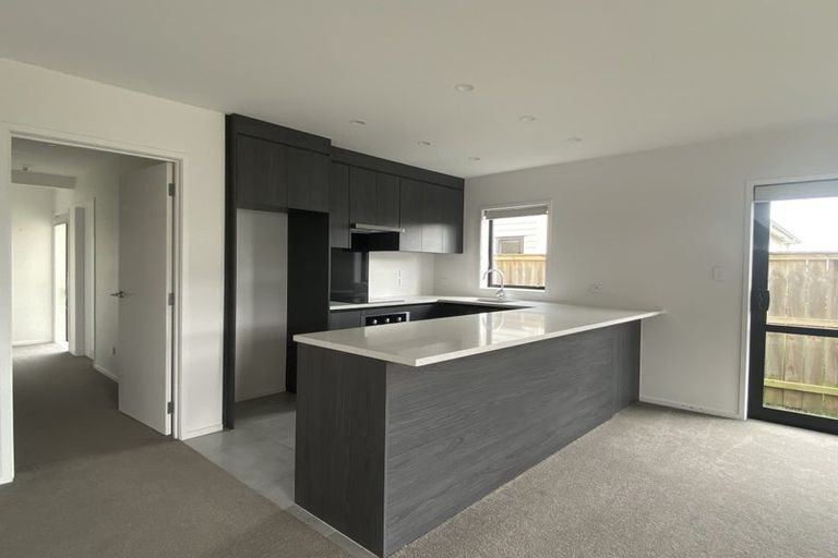 Photo of property in 7 Poutawa Lane, Clarks Beach, 2122