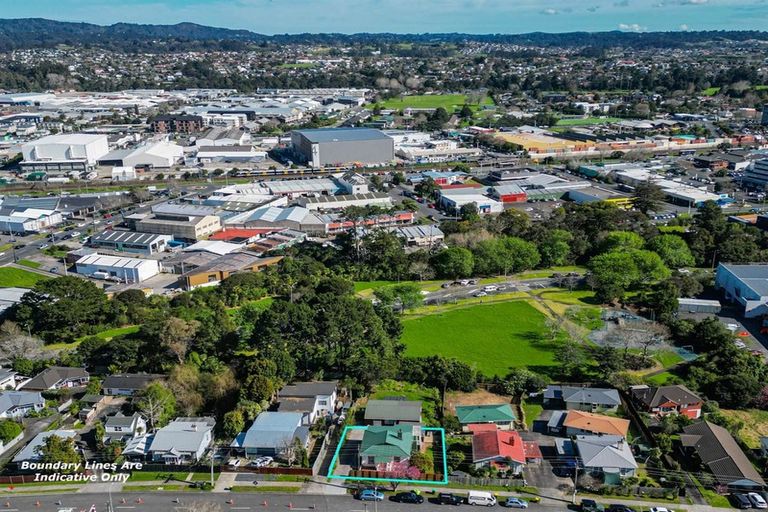 Photo of property in 1/47 Newington Road, Henderson, Auckland, 0612