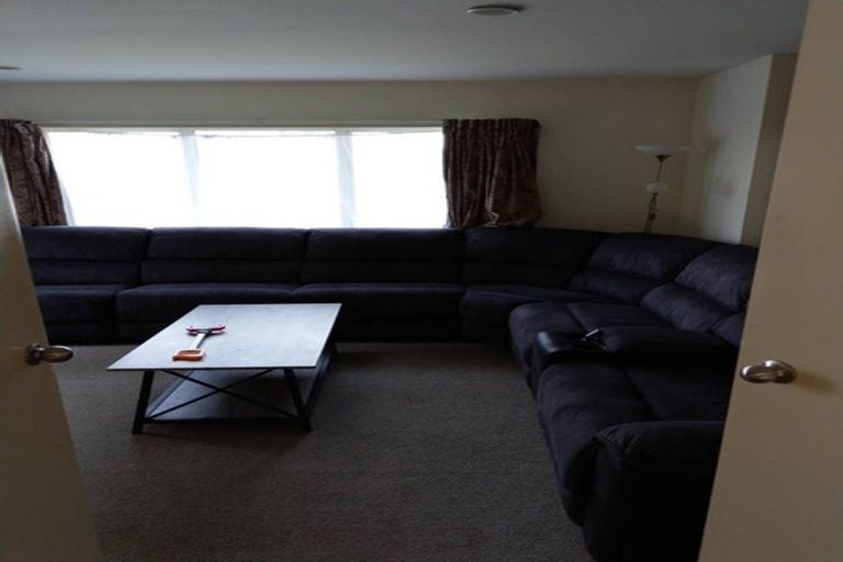 Photo of property in 3 Harbour Lights Close, West Harbour, Auckland, 0618
