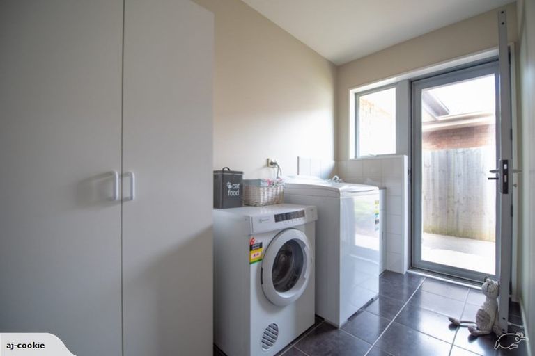 Photo of property in 82 Rothesay Road, Parklands, Christchurch, 8083