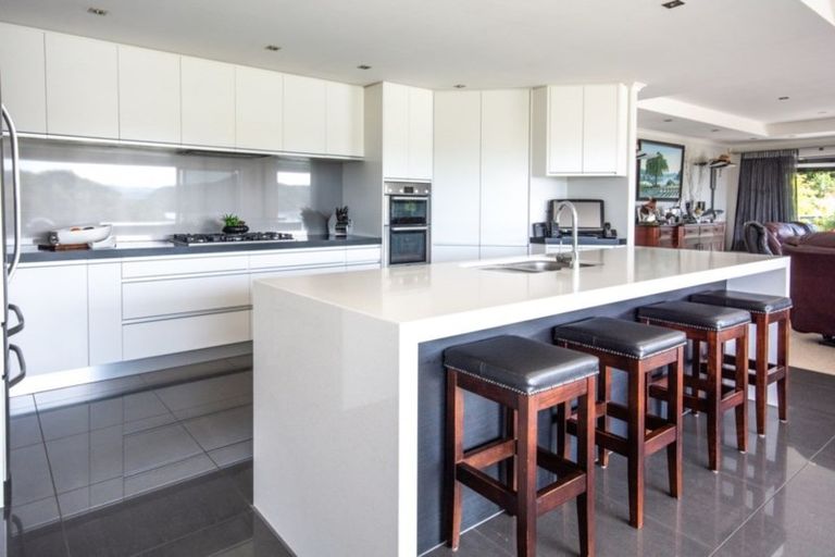 Photo of property in 26 Russell Street, Picton, 7220