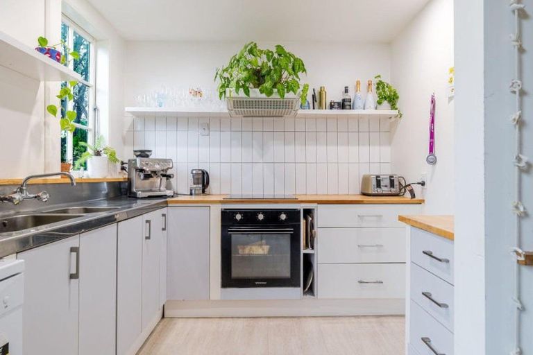 Photo of property in 6b Rolleston Street, Hokowhitu, Palmerston North, 4410