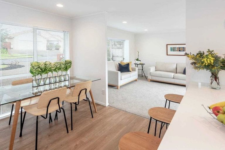 Photo of property in 2/23 Tarnica Road, Northpark, Auckland, 2013