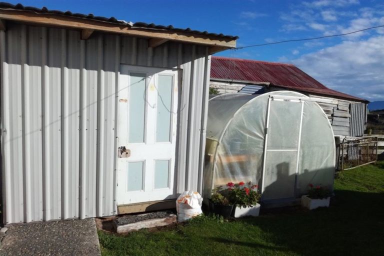 Photo of property in 858 Papatotara Road, Papatotara, Tuatapere, 9691