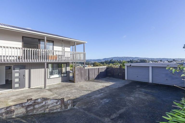 Photo of property in 22 Staysail Place, Whitby, Porirua, 5024