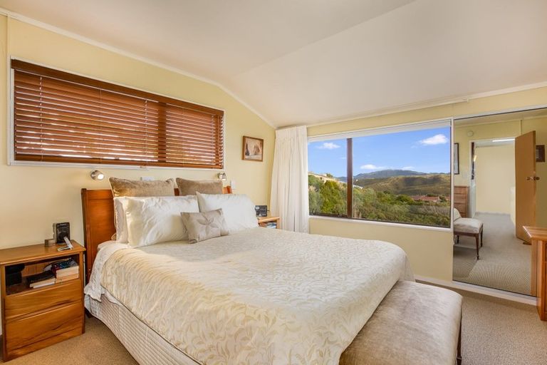 Photo of property in 18 Tremaine Place, Camborne, Porirua, 5026