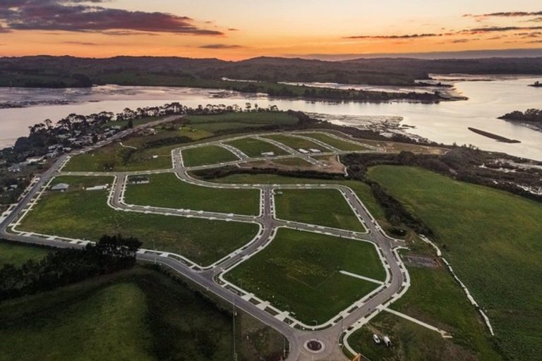 Photo of property in 11 Waikohi Avenue, Glenbrook, Waiuku, 2681