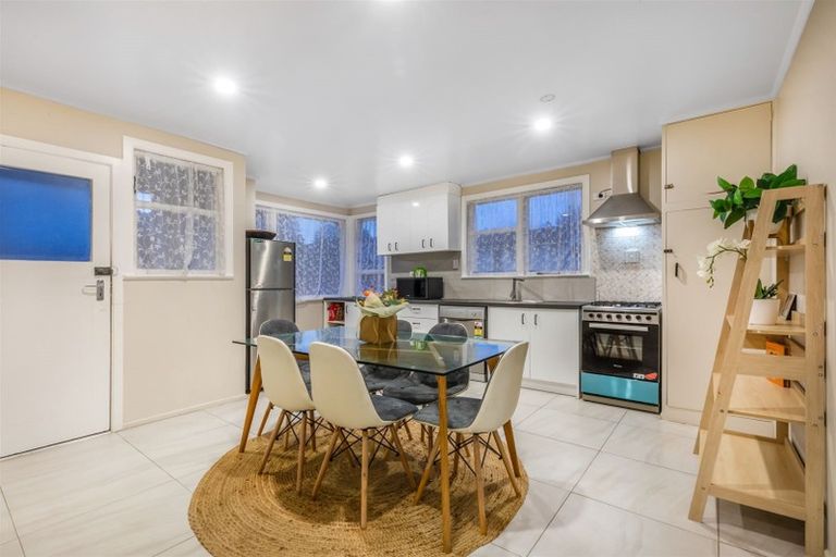 Photo of property in 8 Takapuwahia Drive, Takapuwahia, Porirua, 5022