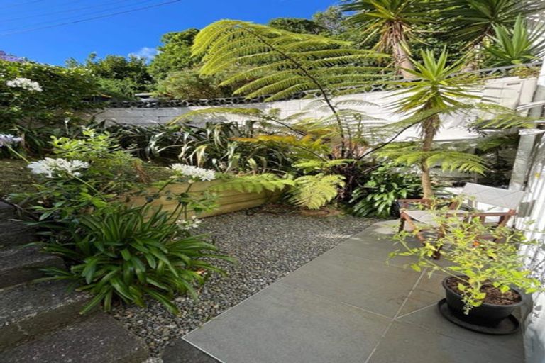 Photo of property in 70 Homebush Road, Khandallah, Wellington, 6035