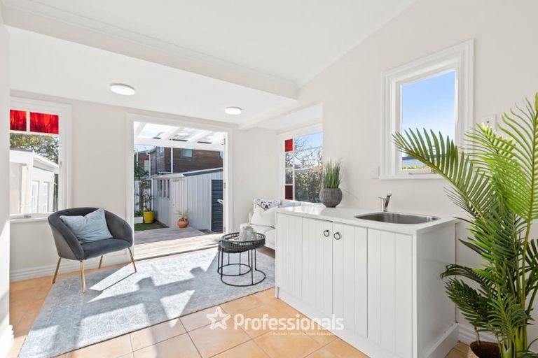 Photo of property in 17 William Street, Petone, Lower Hutt, 5012