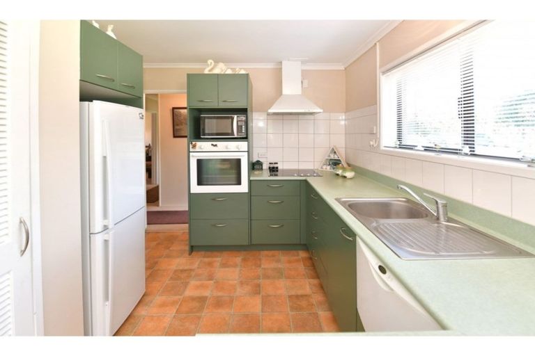 Photo of property in 63 Centreway Road, Orewa, 0931
