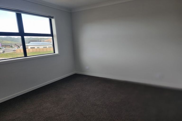 Photo of property in 4a Kaiaho Close, Aotea, Porirua, 5024