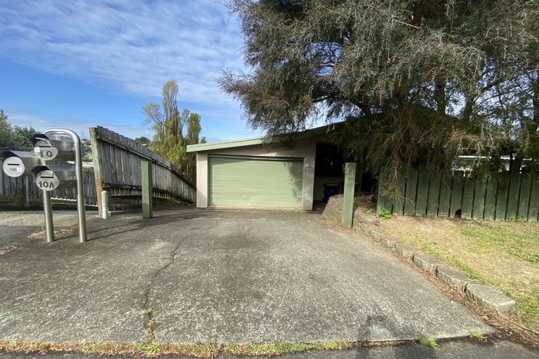 Photo of property in 10 Cedar Heights Avenue, Massey, Auckland, 0614