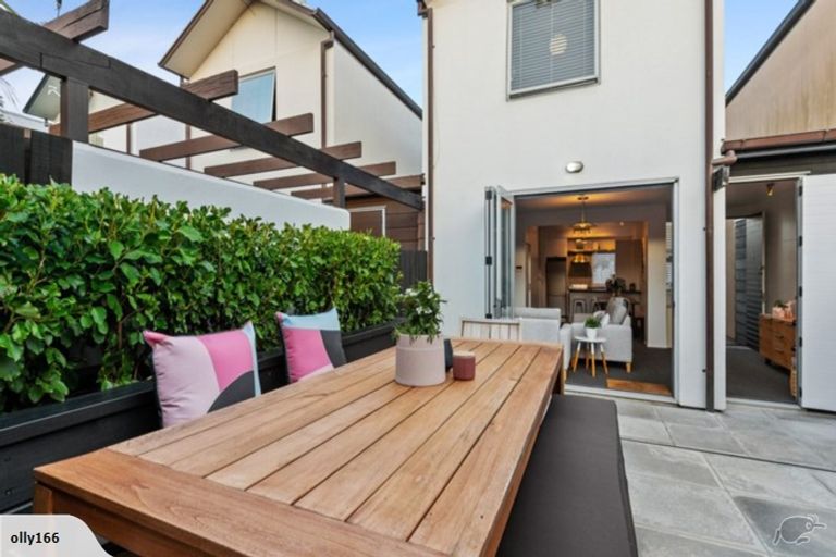 Photo of property in 14 Kirikiri Lane, East Tamaki, Auckland, 2013