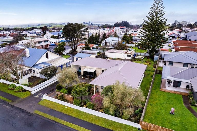 Photo of property in 35 Brown Street, Inglewood, 4330