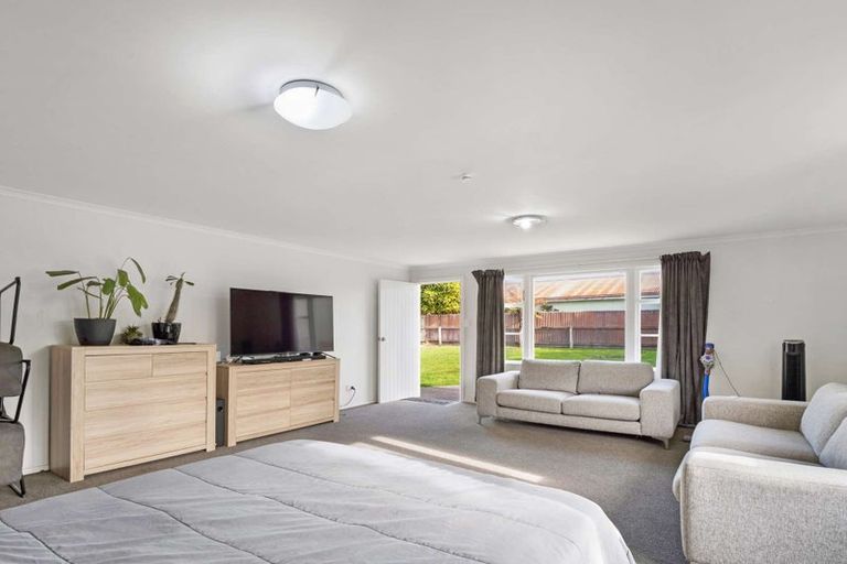 Photo of property in 19 Tongariro Street, Castlecliff, Whanganui, 4501