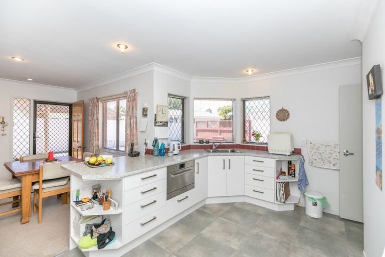 Photo of property in 33a Sandwich Road, St Andrews, Hamilton, 3200