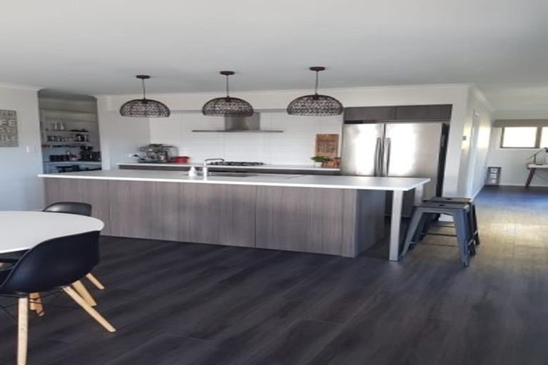 Photo of property in 42 Margaret Shields Avenue, Aotea, Porirua, 5024