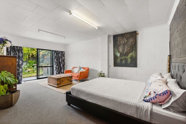 Photo of property in 46 Seaview Road, Marfell, New Plymouth, 4310