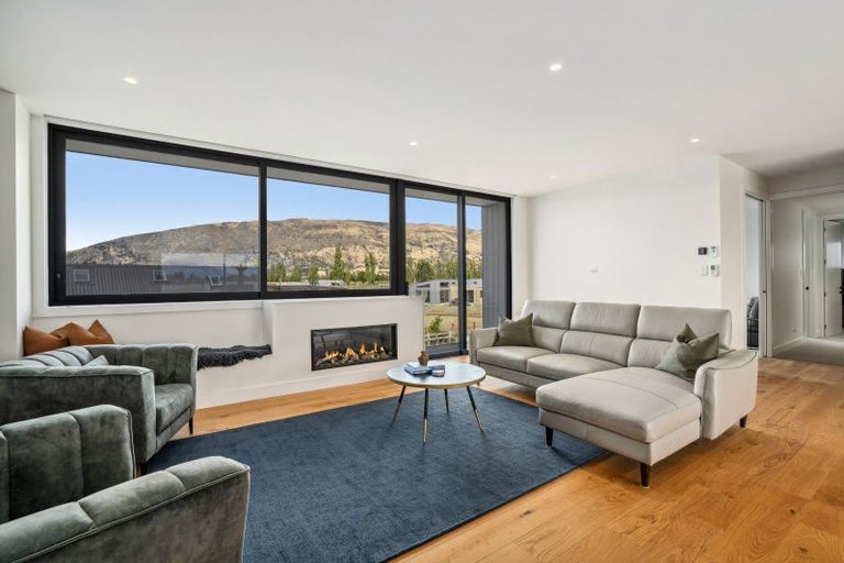 Photo of property in 27 Rubus Street, Wanaka, 9382