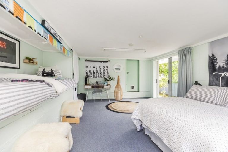 Photo of property in 20 Melbourne Road, Island Bay, Wellington, 6023